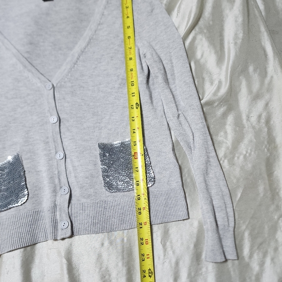 H&M Gray Button Down Long Sleeve Sequin Pockets Cardigan - Picture 5 of 8